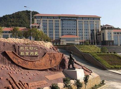 成都温江新运高铁学校，成都温江区新运职业学院