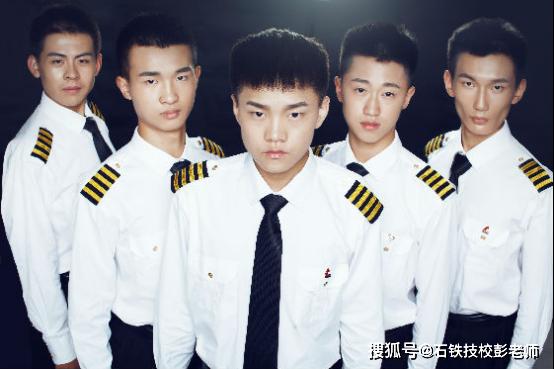 男孩空中乘务就业前景，男孩空中乘务专业就业分析