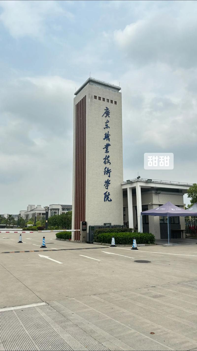 职校服装设计专业，职校服装设计专业好就业吗